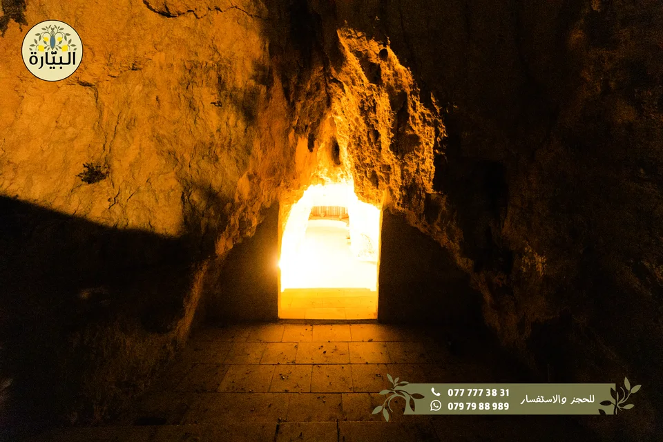 Bayarah photography — Stone passage and seating — 069