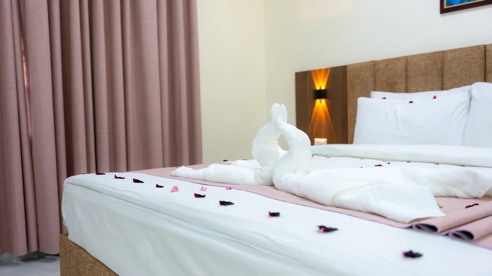 California Hotel photography — Guest rooms and details — 008