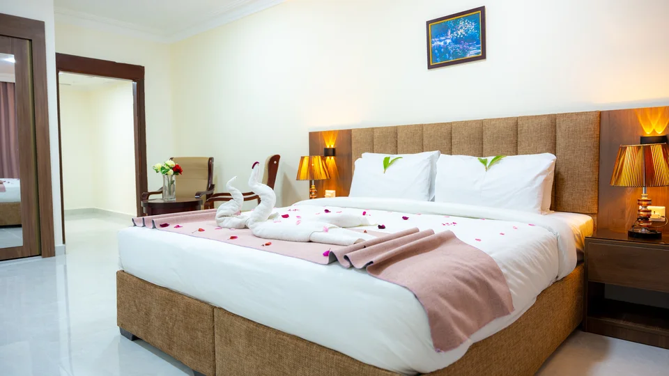 California Hotel photography — Guest rooms and details — 029