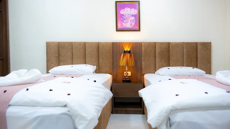 California Hotel photography — Guest rooms and details — 032