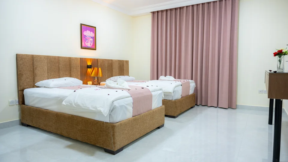 California Hotel photography — Guest rooms and details — 033