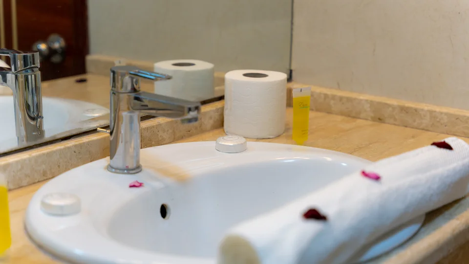 California Hotel photography — Guest rooms and details — 037