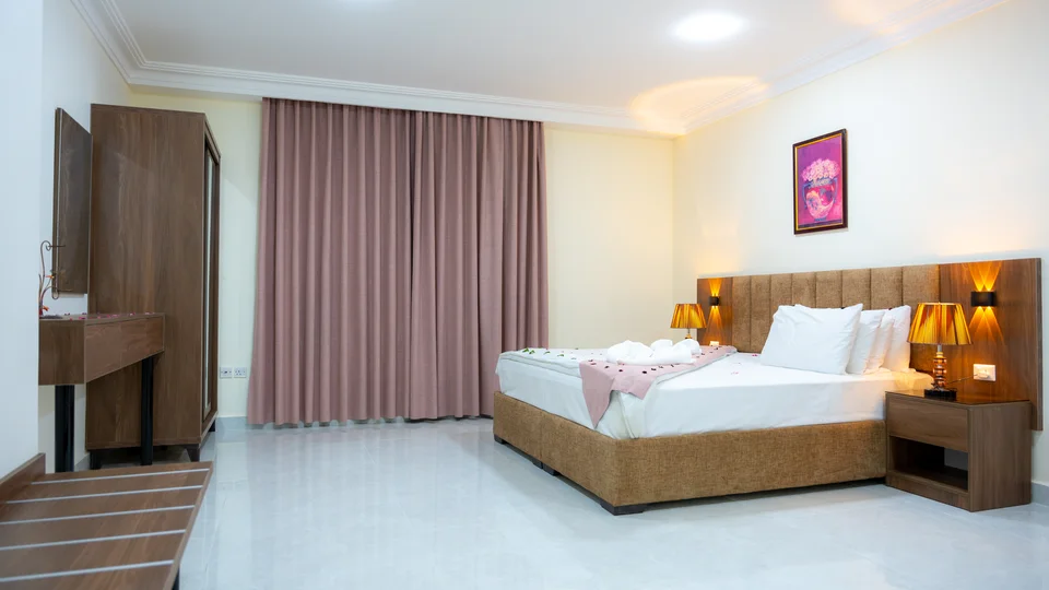 California Hotel photography — Guest rooms and details — 039