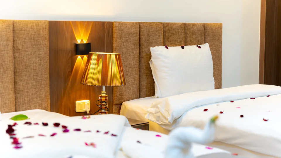 California Hotel photography — Guest rooms and details — 053