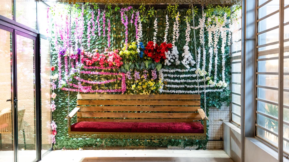 California Hotel photography — Entry and café — 072