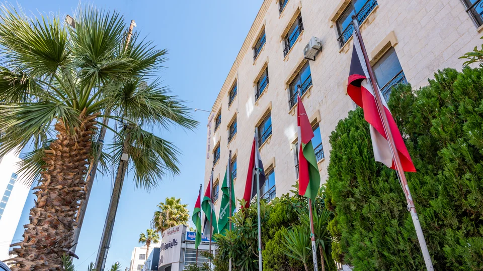 California Hotel photography — Hotel exterior — 103