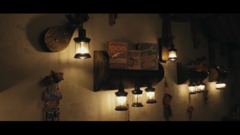 Gypsy Cafe — Atmosphere in Motion. Film still at 77.58s.