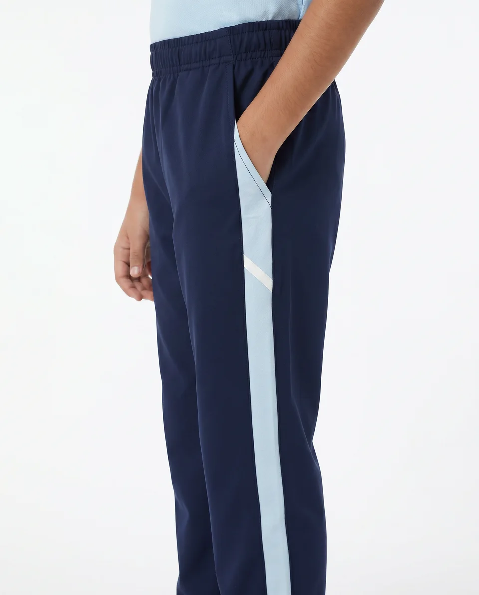 Courts product imagery — Schools uniforms / CourtsSchool-01 / view 04